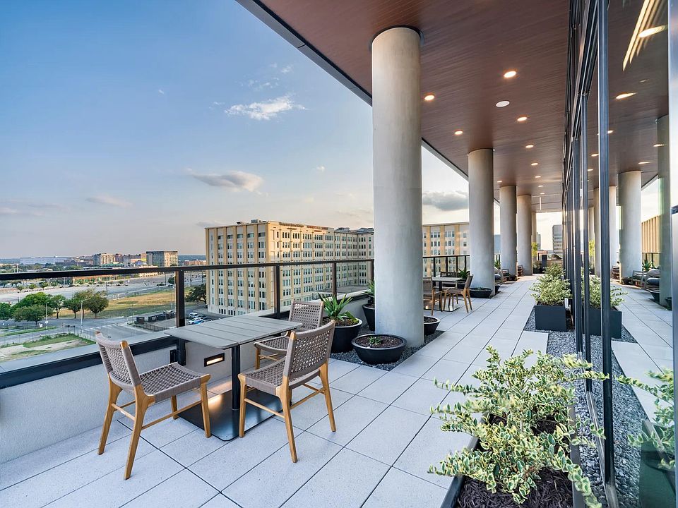 Enjoy sweeping Dallas views from the sky lounge at Modera St. Paul, perfect for morning coffee or evening conversations above the city.
