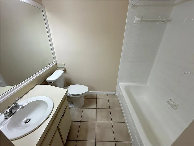 5169 Vineland Rd #B208 — Photo 16