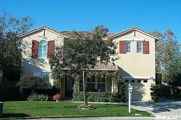 6371 Riverbank Cir photo 1