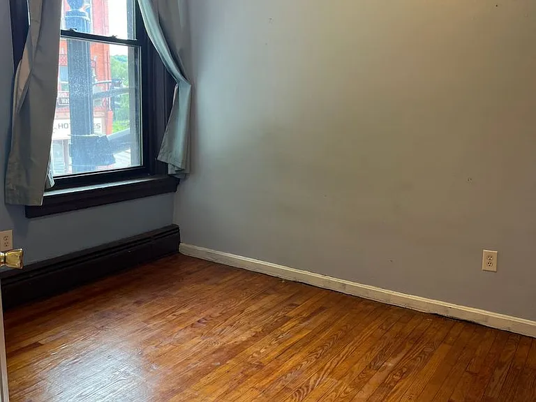 219-221 W High St — Photo 10