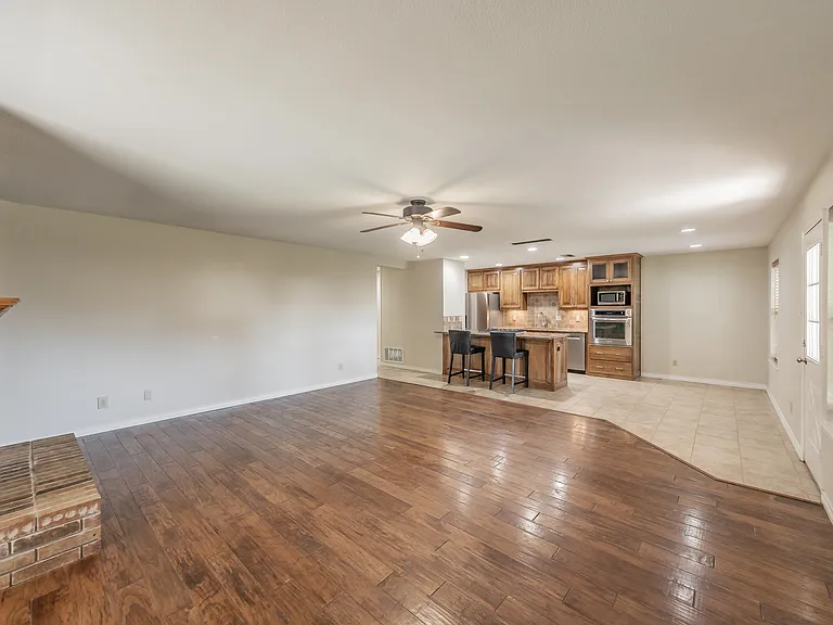 3609 Spring Meadow Ln — Photo 3