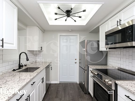 5th image of 7424 Neva Ln