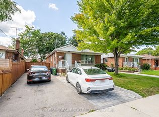 60 Wishing Well Dr, Toronto, ON M1T 1J1