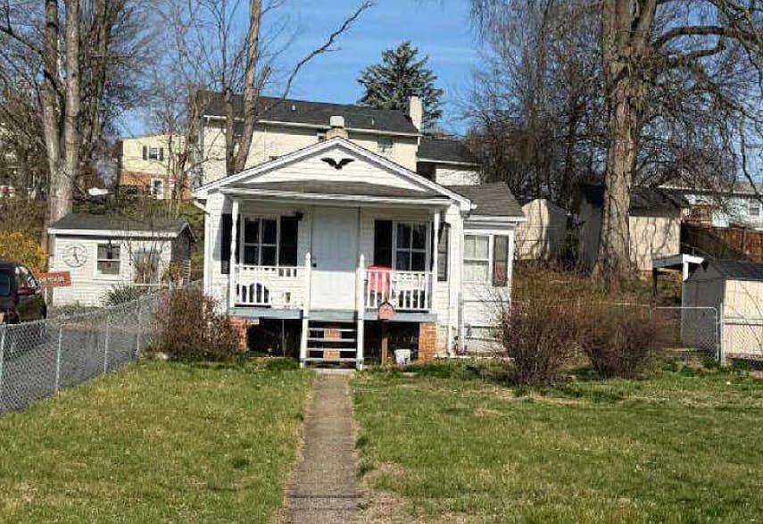 1st image of 207 Avon Rd