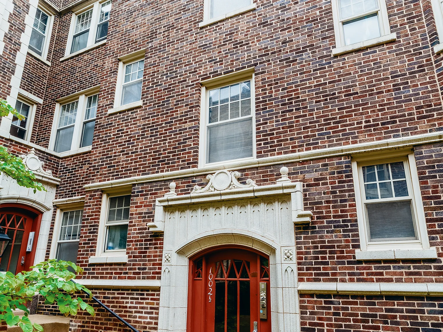 1002 North Boulevard — Photo 1