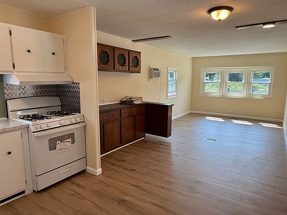 4th image of 164 Mason Ave