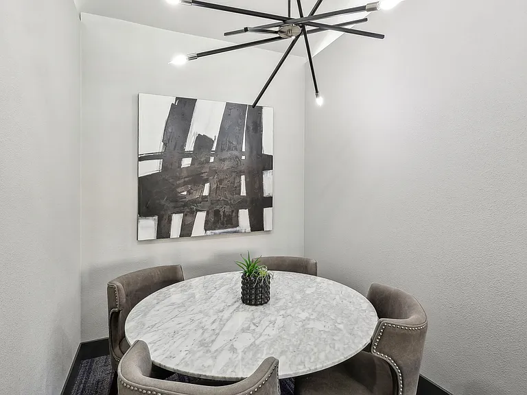 Strada — Photo 21