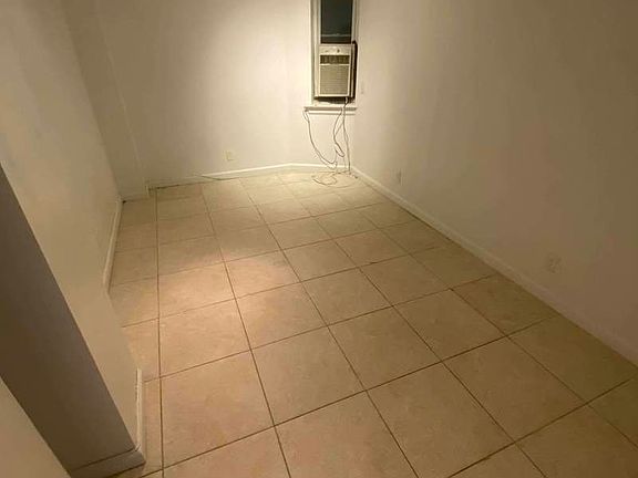 4th image of 208 E 95th St APT 1A