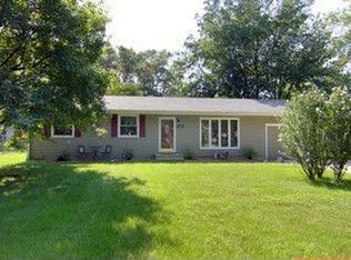 372 Seminole Ln, Carol Stream, IL 60188