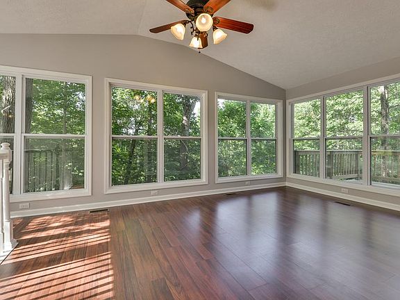 3rd image of 1418 Winding Way