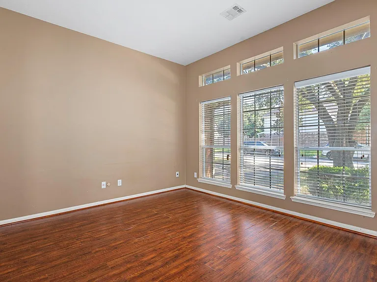 10415 Courtley St — Photo 26