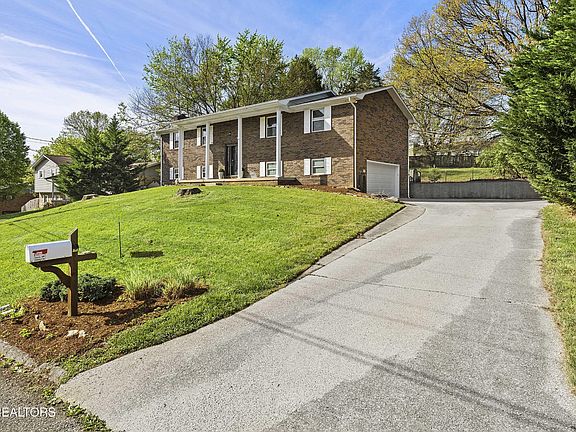 4th image of 7525 Pinen Dr
