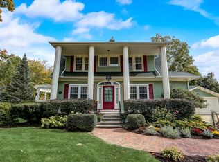 435 Maxwell St, Lake Geneva, WI 53147