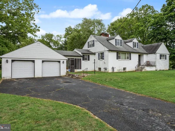 421 Irving St, Moorestown, NJ 08057