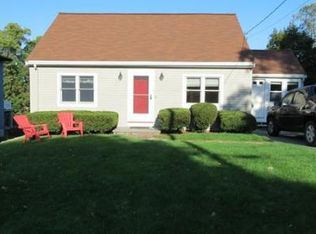 33 Beacon St, Reading, MA 01867