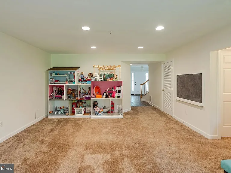 10655 Hillingdon Rd — Photo 29