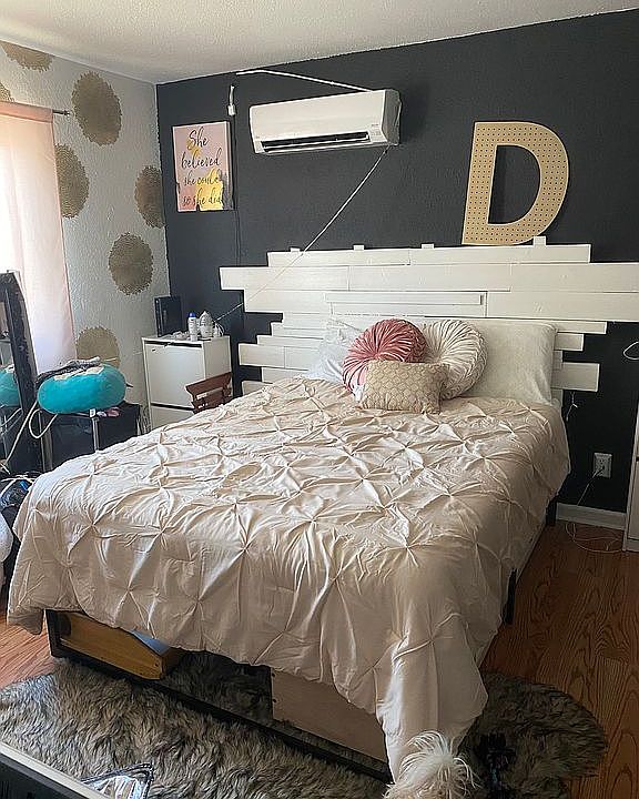 Unit 1 back bedroom 