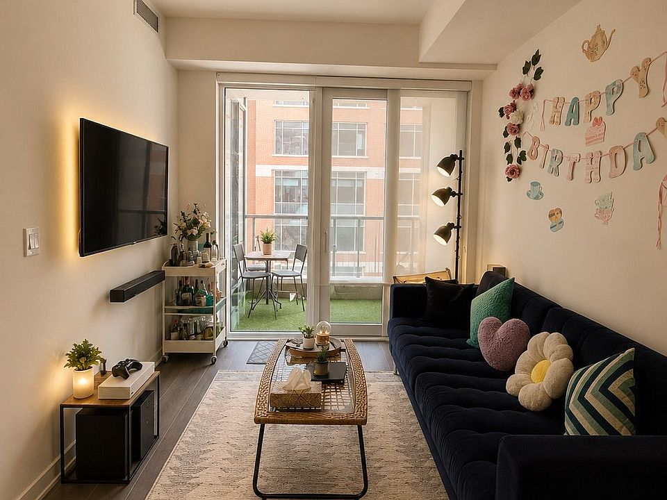 1st image of 135 Lower Sherbourne St #678