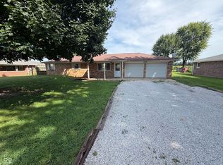 2584 E Phylbeck Ave, Terre Haute, IN 47805