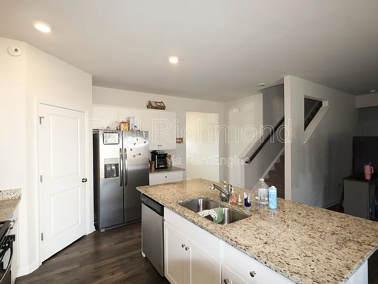 7001 Batten Ct — Photo 8