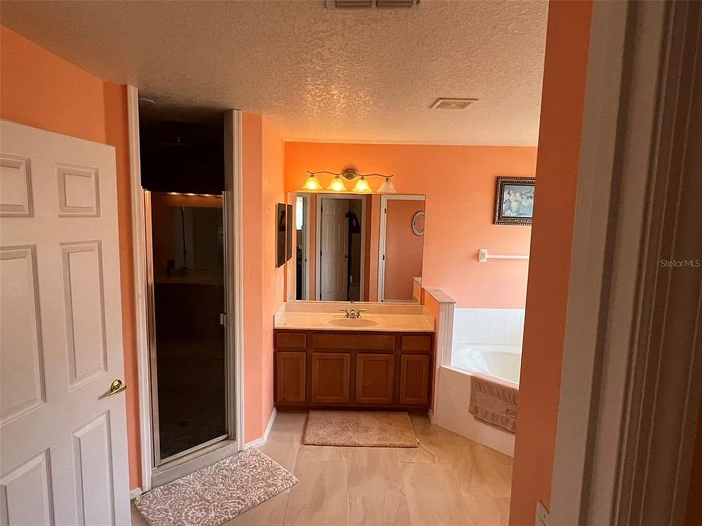 5 bed, 3.0 bath, 3387 sqft, $3,000 — Photo 4