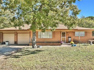 941 N Harbin Dr, Stephenville, TX 76401