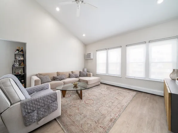 213 Roosevelt Street image 4 of 24