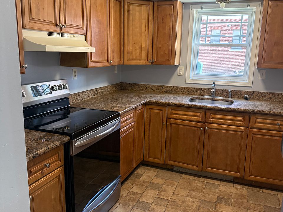 1st image of 102 Bergen Ave #1