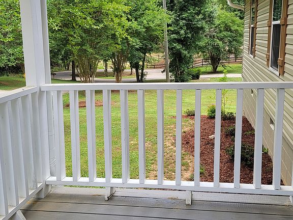 5th image of 110 Larry Dr