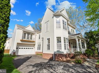 40396 Milford Dr, Ashburn, VA 20148