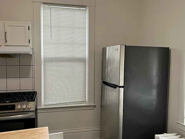 415 W Franklin Ave #1 — Photo 3