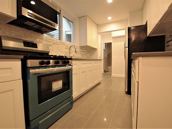 3rd image of 10149 131st St #1