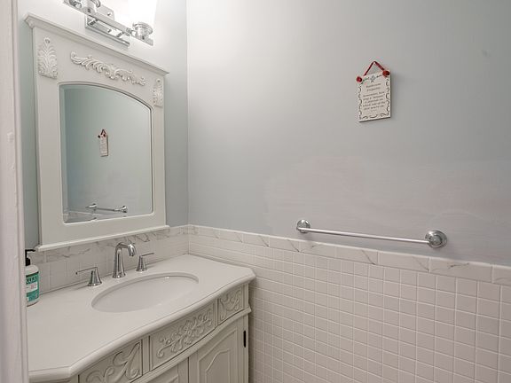 5th image of 5776 Yellowrose Ct