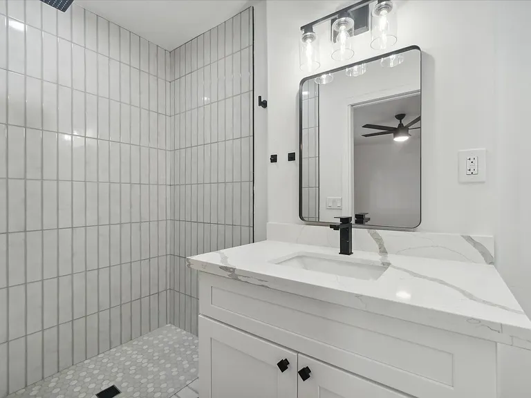 8525 E Clarendon Ave — Photo 18