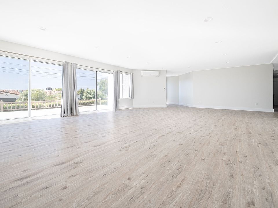 1st image of 5957 Avenida Chamnez