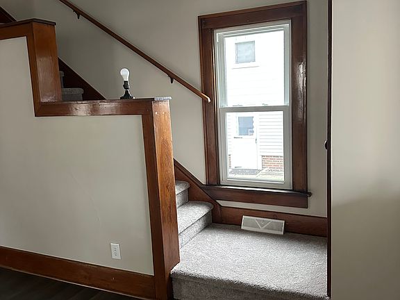 4th image of 338 Minnich Ave NW