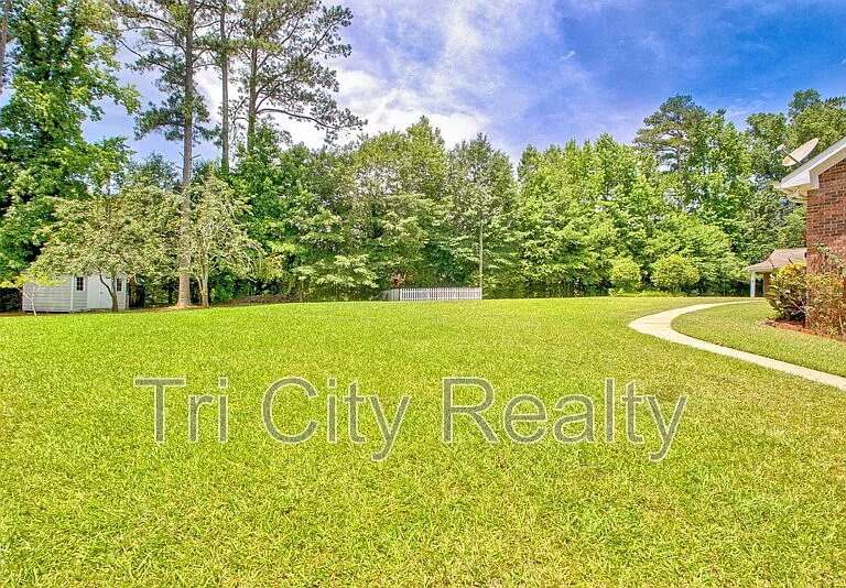 630 Hawthorne Pl — Photo 53