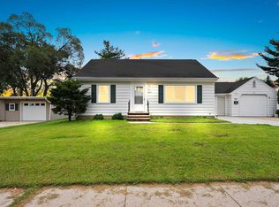 564 Peters St, Green Bay, WI 54302