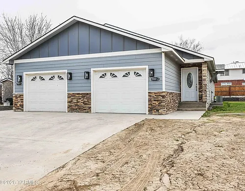 1900 W Mead Ave Photo 1