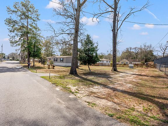 4th image of 220 Green St