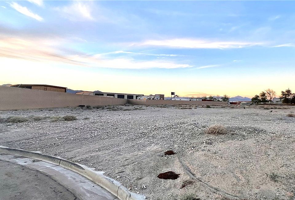 2nd image of 1595 E Metro Drive