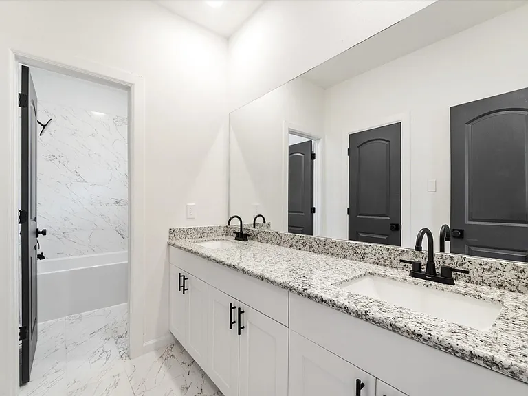 4309 Larkspur St — Photo 14