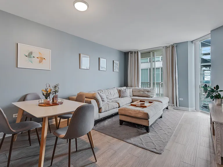 645 N Kingsbury St #1403 — Photo 5