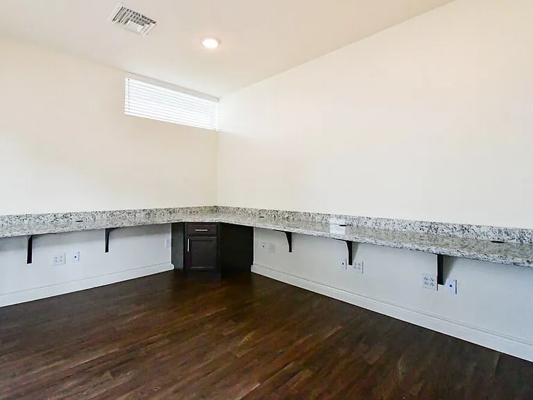 Primrose Village Apartments — Photo 10