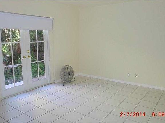 4th image of 536 SE 20th Ave