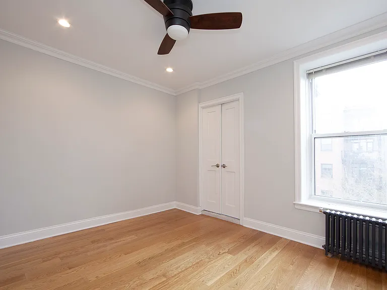 123 3rd Pl #4R — Photo 11