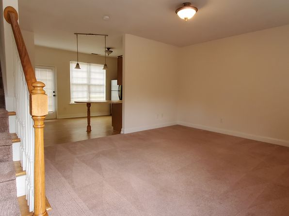 704 Hyde Park Ln #704