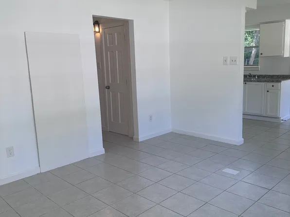 7822 Oak Knoll Ln #A, Houston, TX 77028