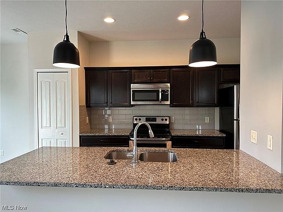 5th image of 1316 Cascade Cir NW Condo 8