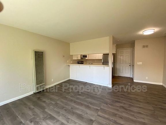 3rd image of 1112 E 2nd Ave
